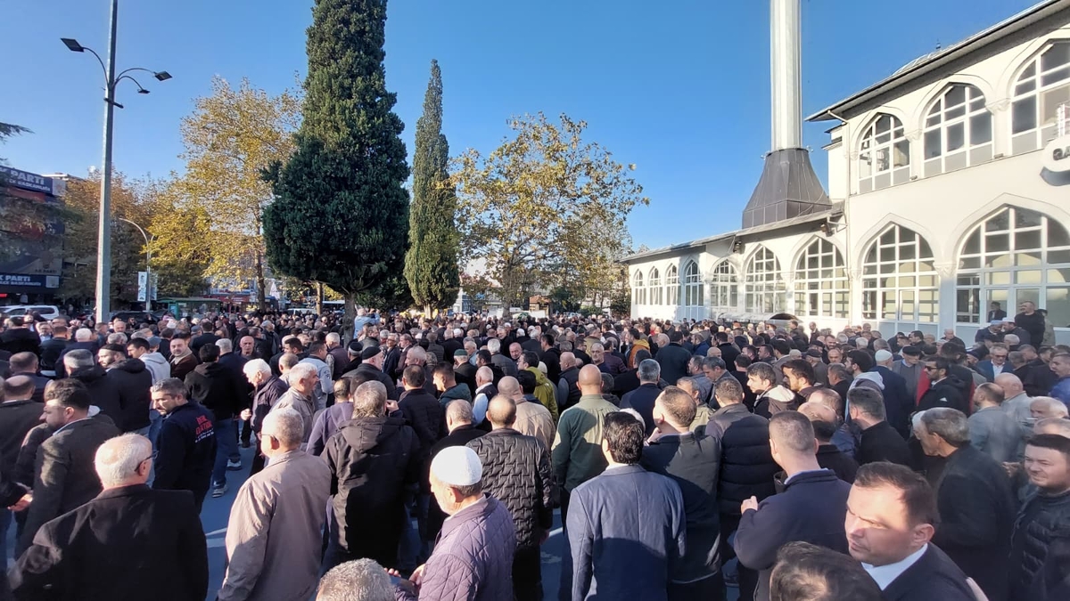 Köye ilaç götürürken kazada hayatını kaybetmişti, toprağa verildi