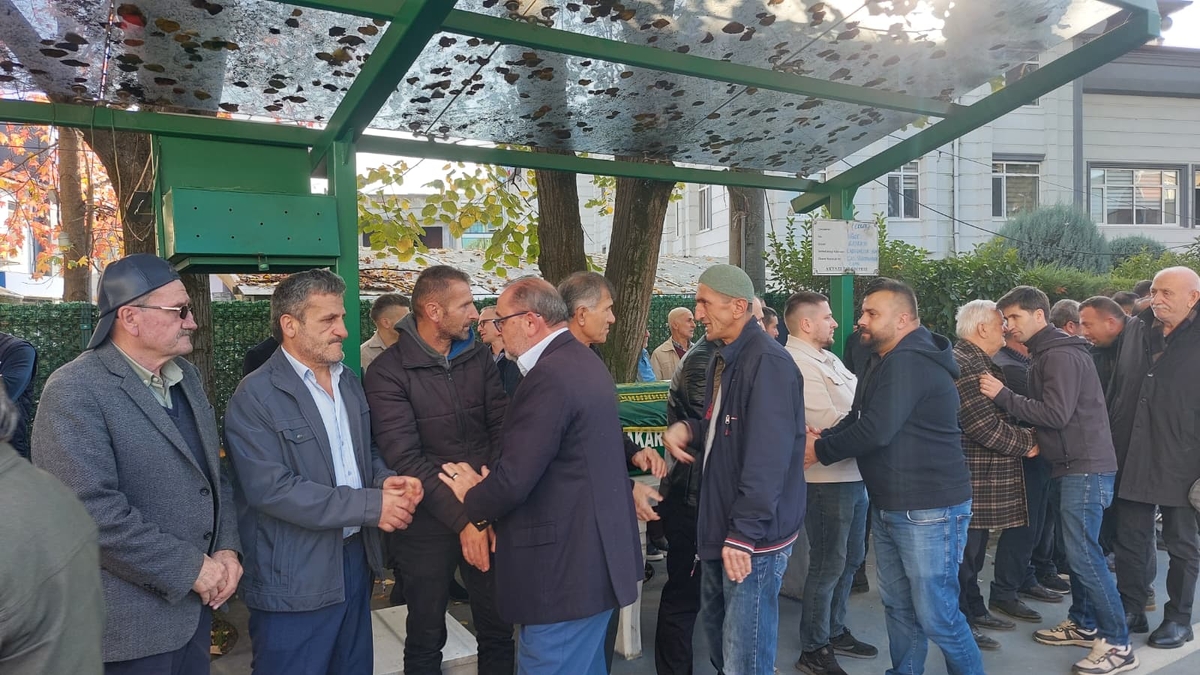 Köye ilaç götürürken kazada hayatını kaybetmişti, toprağa verildi