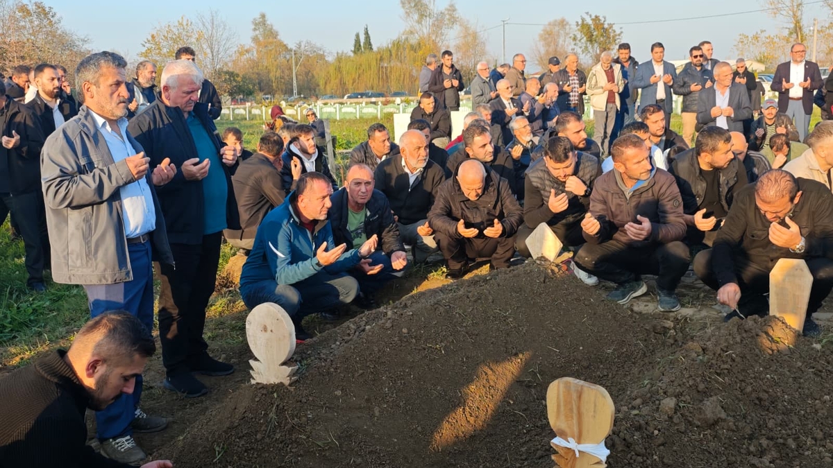 Köye ilaç götürürken kazada hayatını kaybetmişti, toprağa verildi