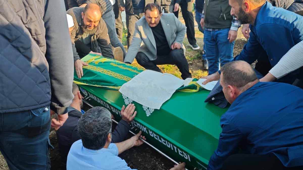 Köye ilaç götürürken kazada hayatını kaybetmişti, toprağa verildi
