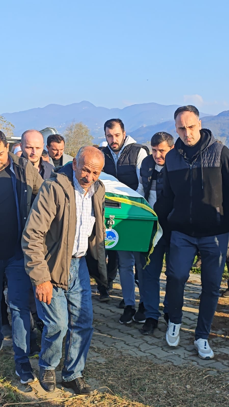 Köye ilaç götürürken kazada hayatını kaybetmişti, toprağa verildi