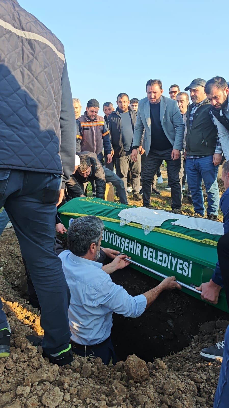 Köye ilaç götürürken kazada hayatını kaybetmişti, toprağa verildi