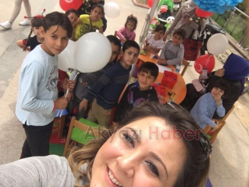 Kreş Öğrencileri Yolları Boyadılar