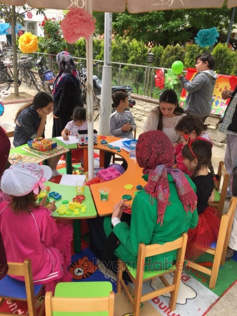 Kreş Öğrencileri Yolları Boyadılar