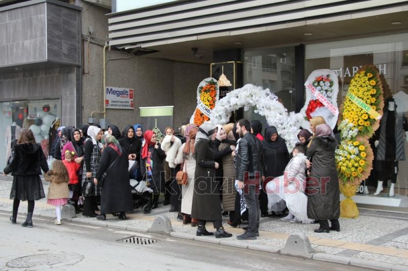 Kristal Zarina Sakarya Şubesi Görkemli Törenle Açıldı