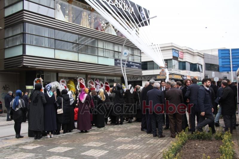 Kristal Zarina Sakarya Şubesi Görkemli Törenle Açıldı
