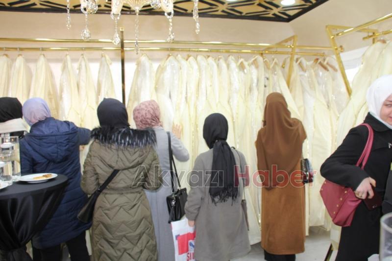 Kristal Zarina Sakarya Şubesi Görkemli Törenle Açıldı