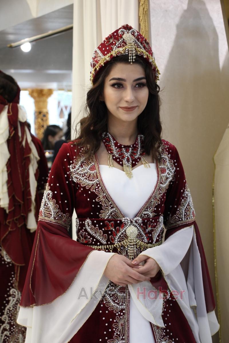 Kristal Zarina Sakarya Şubesi Görkemli Törenle Açıldı