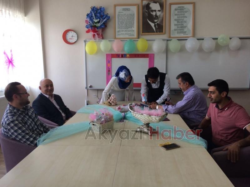 KÜÇÜCEK CUMHURİYET ORTAOKULUNDA NİKAH MERASİMİ