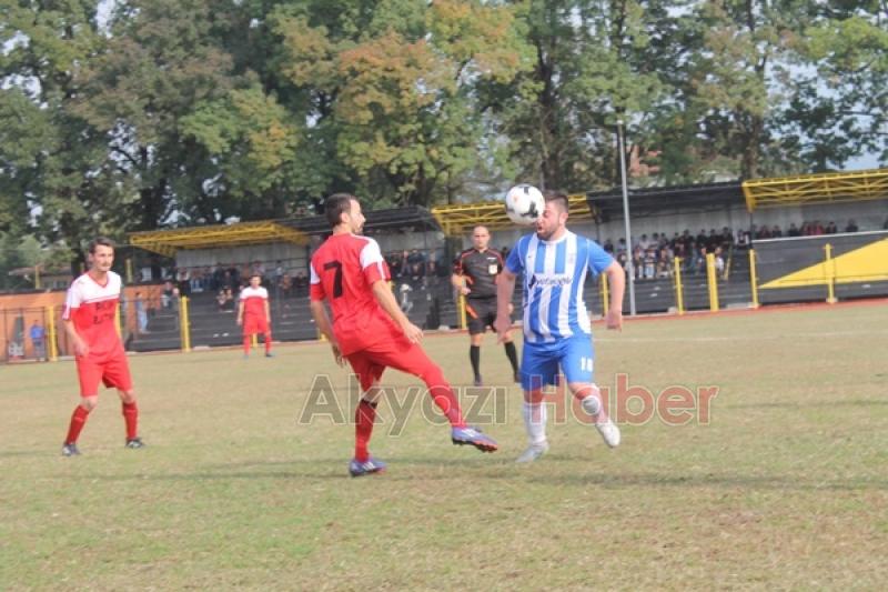 Küçücek Evinde Galip Geldi 