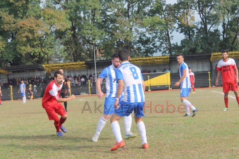 Küçücek Evinde Galip Geldi 