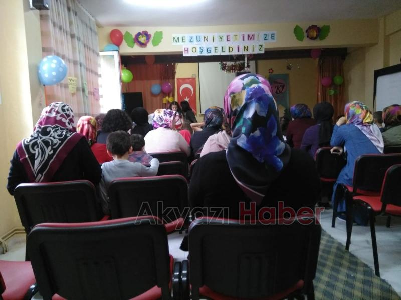  Küçücek İlkokulu'nda Resim Sergisi