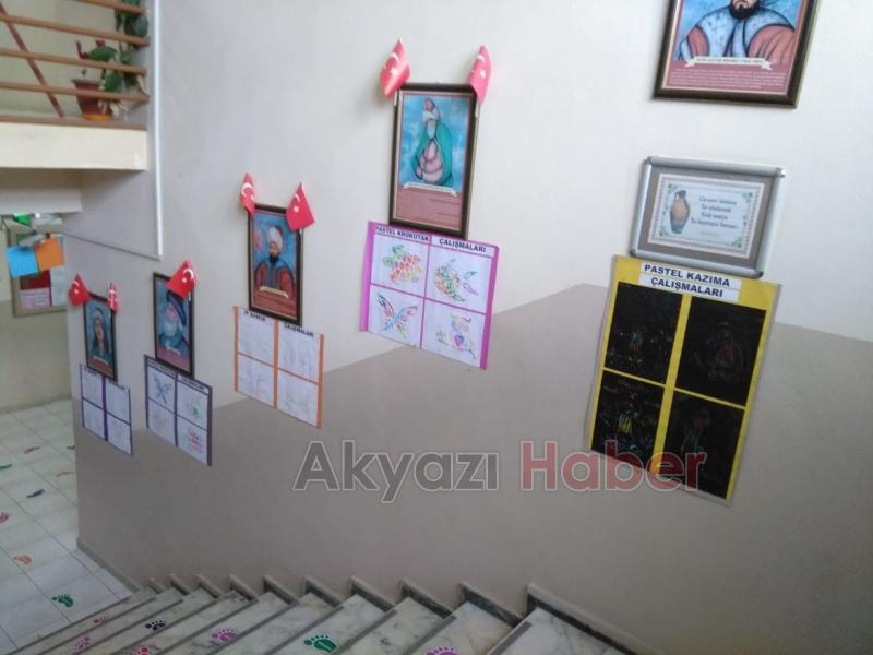  Küçücek İlkokulu'nda Resim Sergisi