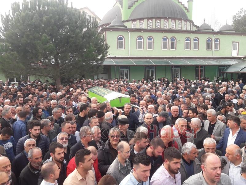 Küçücek İstiklal Mahalle Muhtarı Yusuf Şahin defnedildi