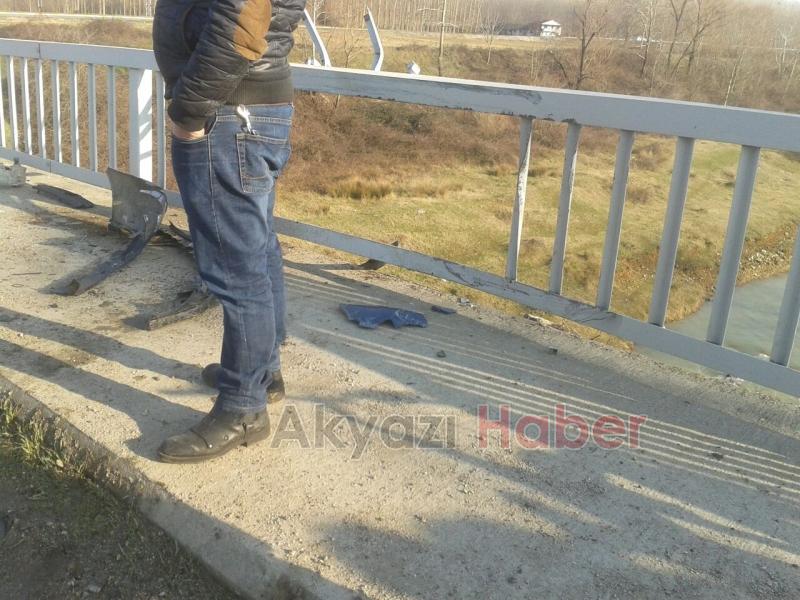 Kontrolünü Kaybeden Sürücü Köprüden Uçuyordu 