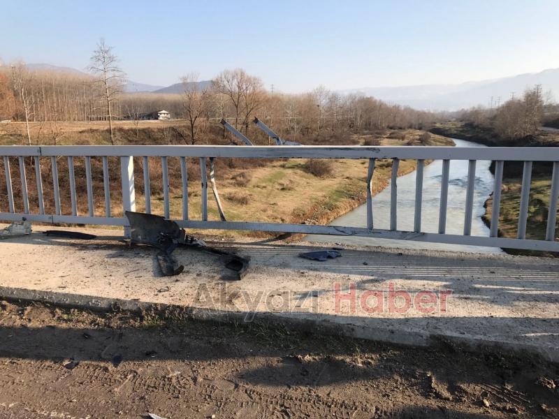 Kontrolünü Kaybeden Sürücü Köprüden Uçuyordu 