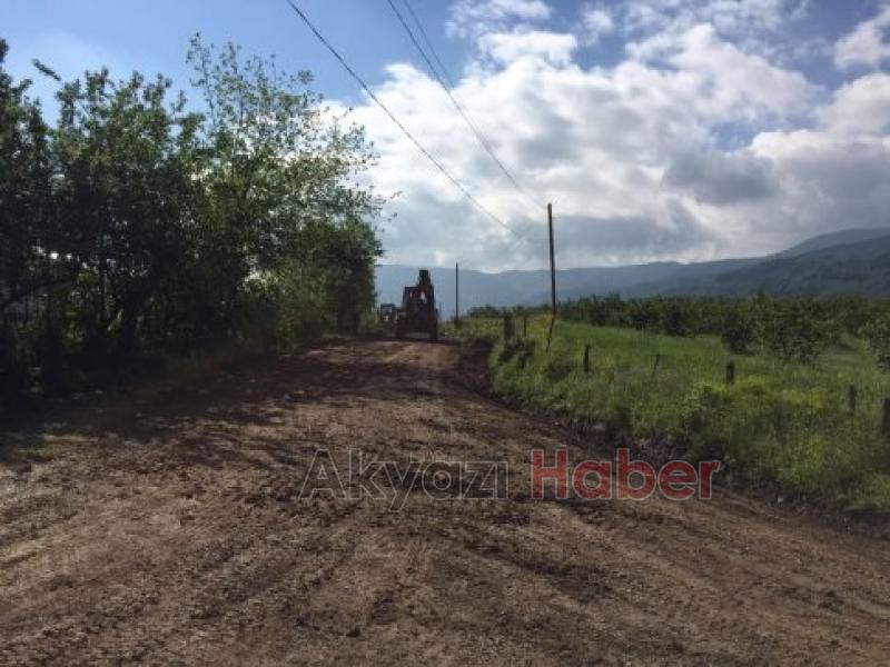 KÜÇÜCEK MAHALLESİNDE ALT YAPI HİZMETLERİ DEVAM EDİYOR