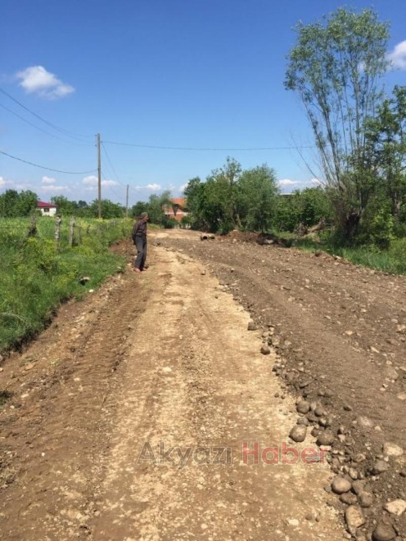 KÜÇÜCEK MAHALLESİNDE ALT YAPI HİZMETLERİ DEVAM EDİYOR