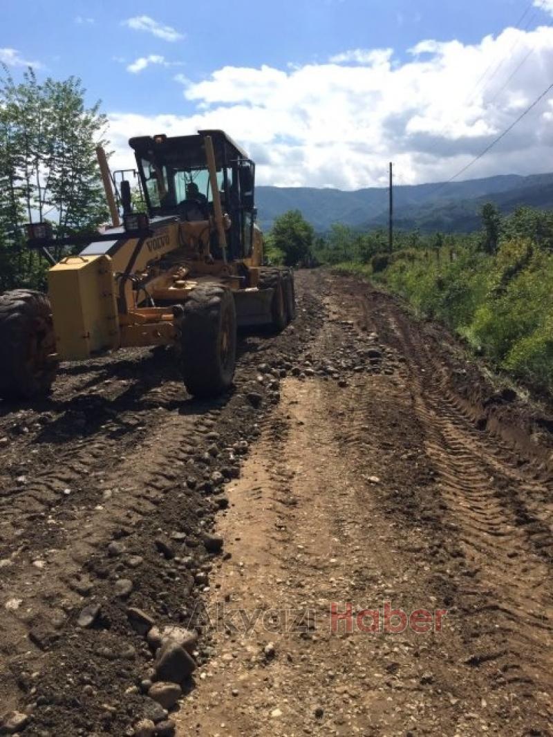 KÜÇÜCEK MAHALLESİNDE ALT YAPI HİZMETLERİ DEVAM EDİYOR