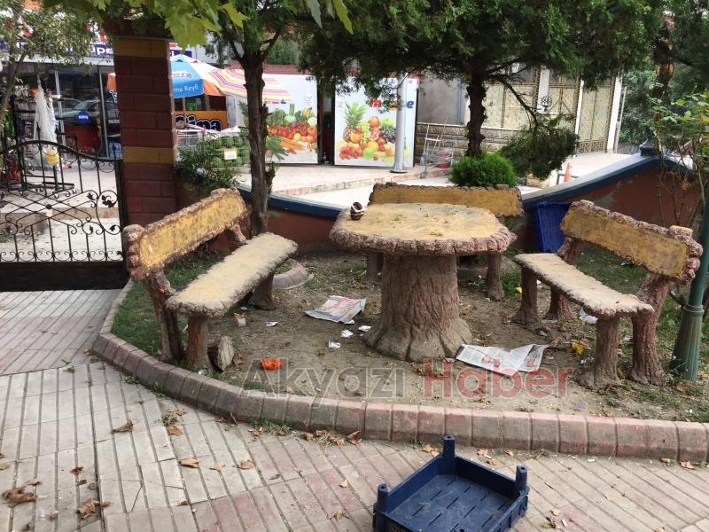 Küçücek Merkezde ki Kullanılmayan Çay Bahçesi Bakım İstiyor