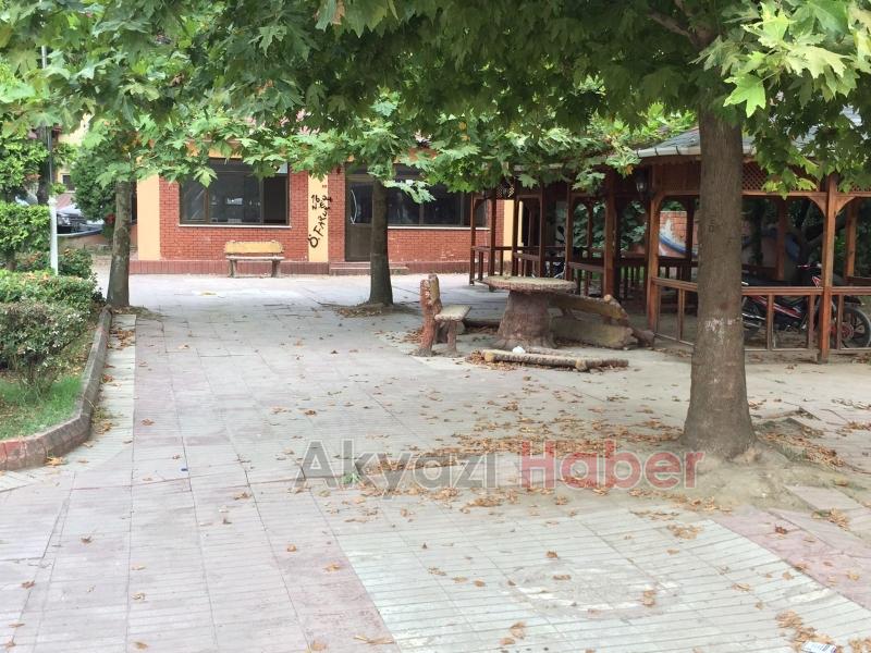 Küçücek Merkezde ki Kullanılmayan Çay Bahçesi Bakım İstiyor