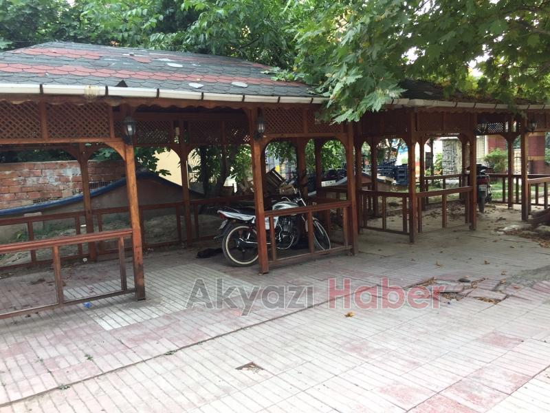 Küçücek Merkezde ki Kullanılmayan Çay Bahçesi Bakım İstiyor