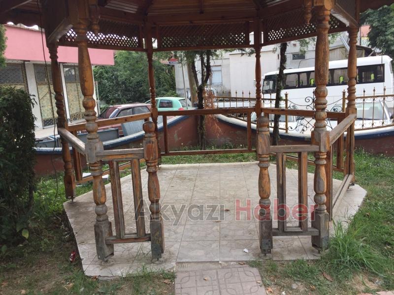 Küçücek Merkezde ki Kullanılmayan Çay Bahçesi Bakım İstiyor