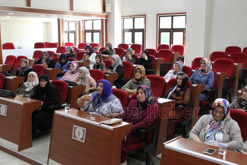 Küçücekli Bayanlar Ekrem Yüce İle Bir Araya Geldi