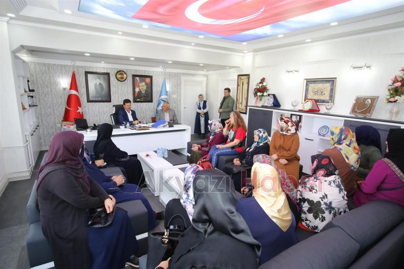 KÜÇÜCEKLİ BAYANLARDAN BAŞKAN SOYKANA TEŞEKKÜR ZİYARETİ