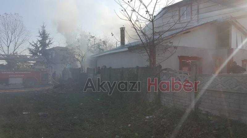 KARAPÜRÇEKTE SAMANLIKTA ÇIKAN YANGIN KORKUTTU