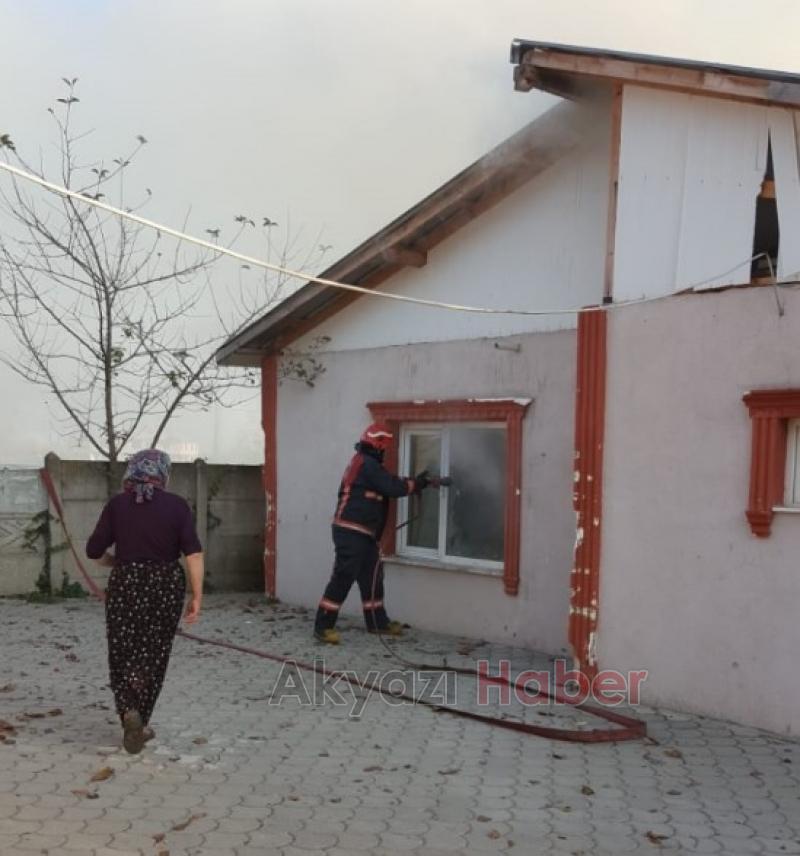 KARAPÜRÇEKTE SAMANLIKTA ÇIKAN YANGIN KORKUTTU