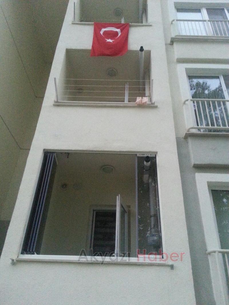 Küçük Çocuk İkinci Kattan Düştü