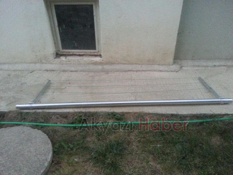 Küçük Çocuk İkinci Kattan Düştü