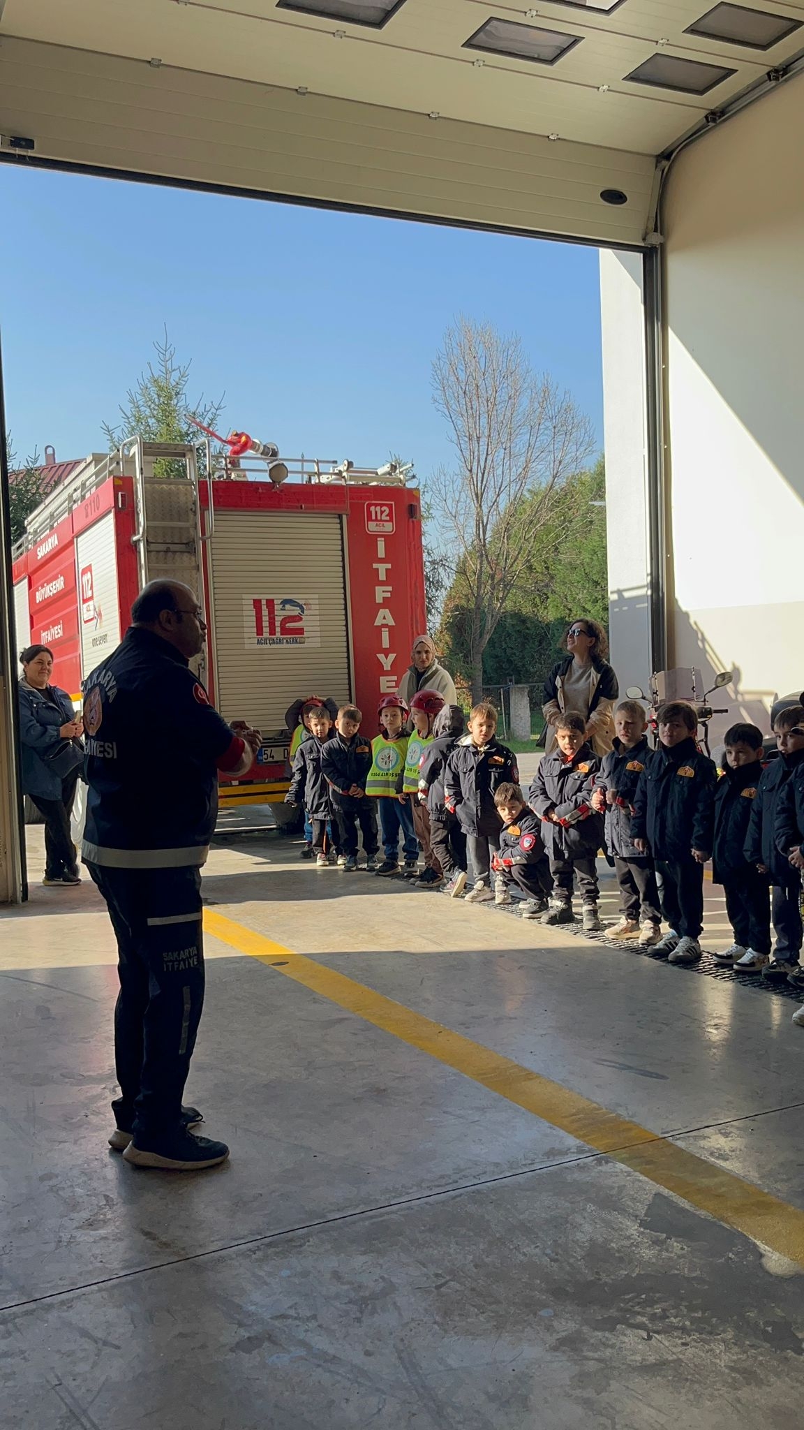 Küçük Kahramanlar İtfaiyede Eğitim Aldı