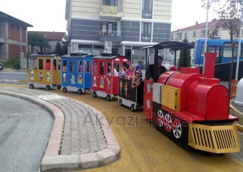 Kuran Kursu öğrencileri trafik parkta trafik eğitimi alıyor