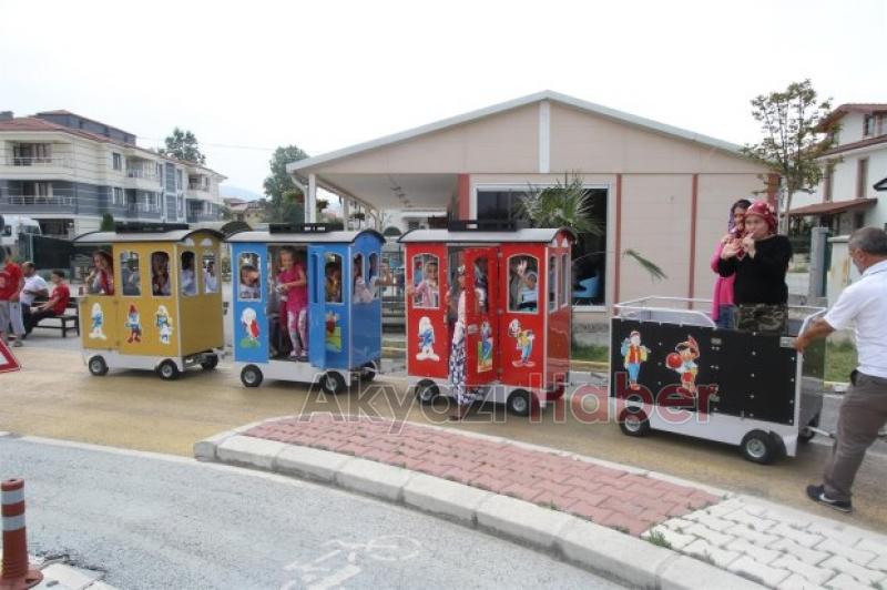 Kuran Kursu öğrencileri trafik parkta trafik eğitimi alıyor