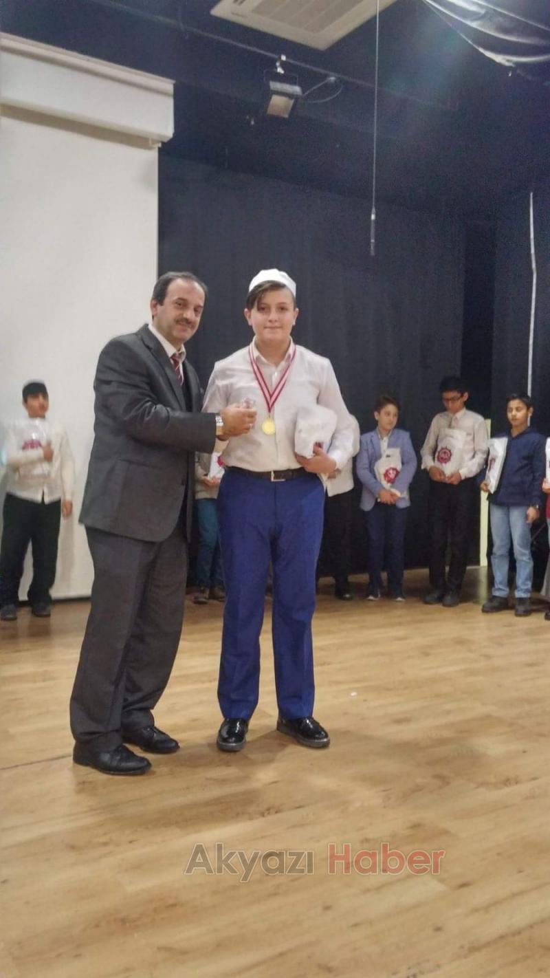 Kuranı Kerimi güzel okuma yarışması düzenledi