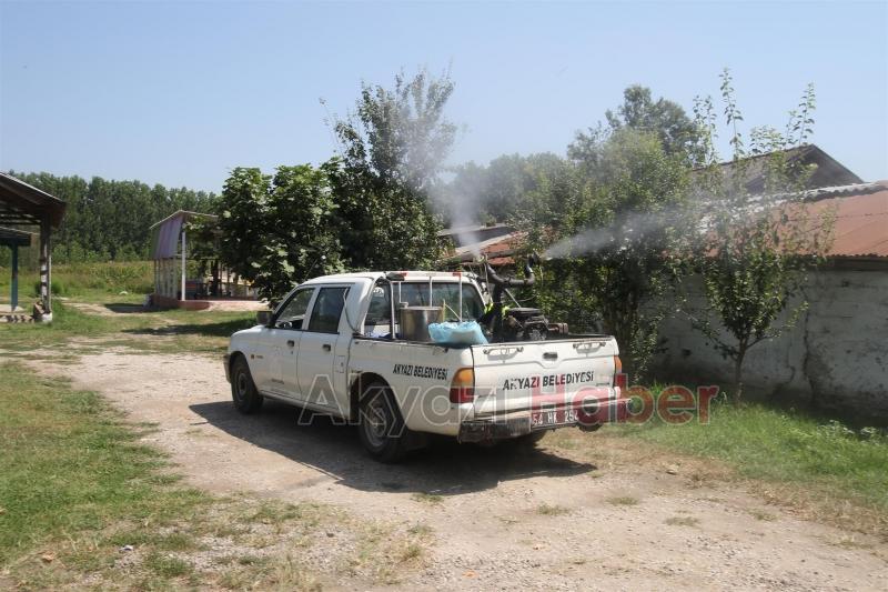 KURBAN KESİM YERLERİ HEM DENETLENİYOR HEM DE İLAÇLANIYOR