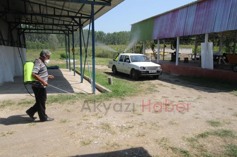 KURBAN KESİM YERLERİ HEM DENETLENİYOR HEM DE İLAÇLANIYOR