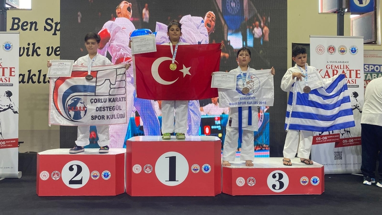 Kürsüde Akyazı rüzgârı esti! 4 altınla döndüler
