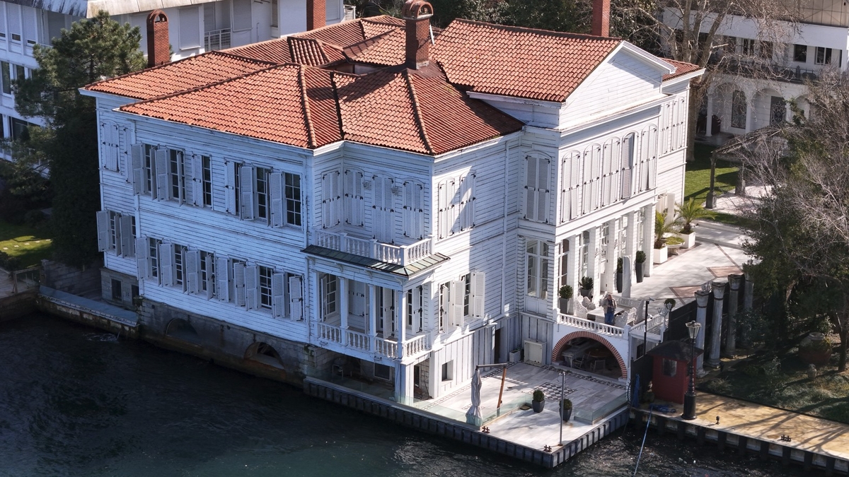 Kurtlar Vadisi ile hafızalara kazınmıştı; O yalı satılıyor