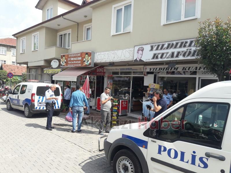 Kuruyemişçide Müşteriler Tartıştı 2 Yaralı