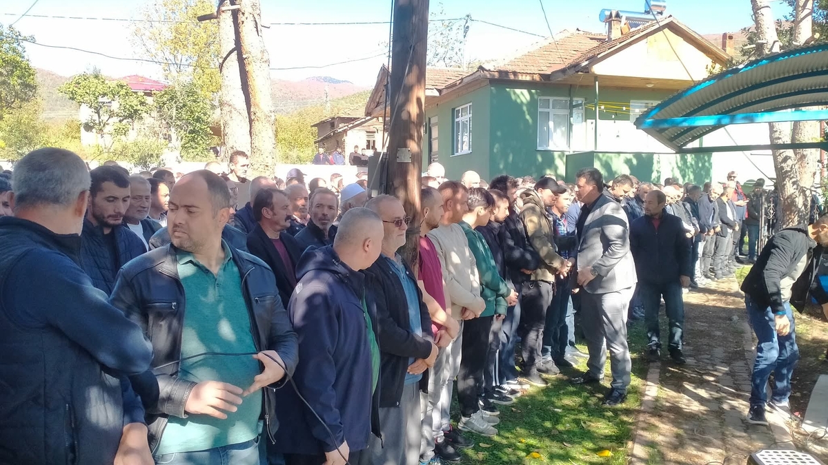 Kuyuya düşen işçiye acı veda