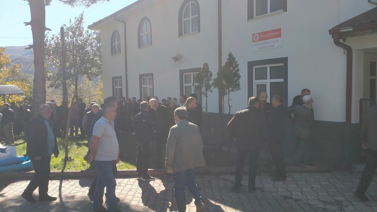 Kuyuya düşen işçiye acı veda