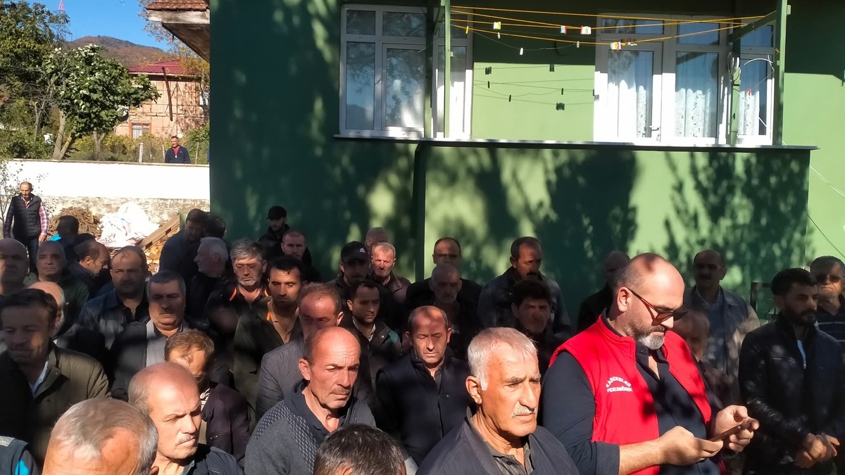 Kuyuya düşen işçiye acı veda