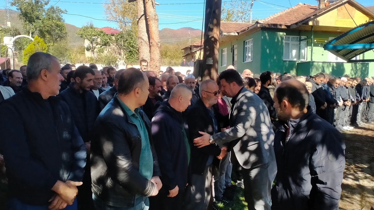 Kuyuya düşen işçiye acı veda