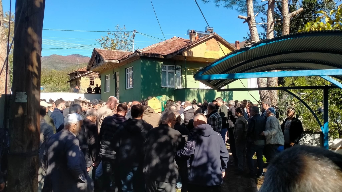 Kuyuya düşen işçiye acı veda