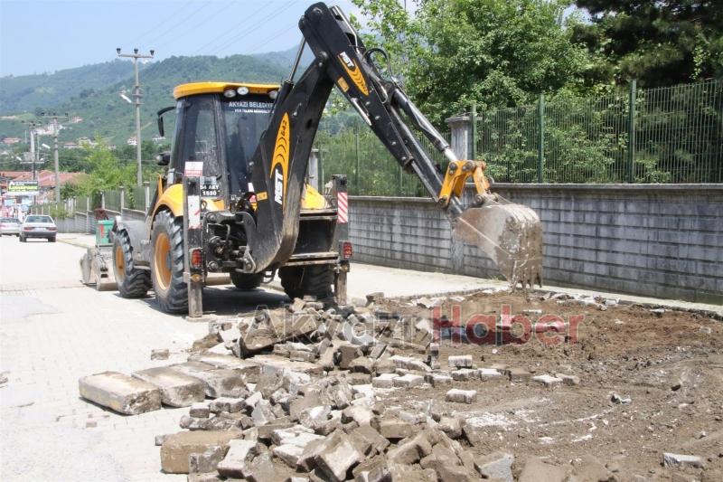 KUZULUK İHLAS CADDESİ BAŞTAN SONA YENİLENİYOR