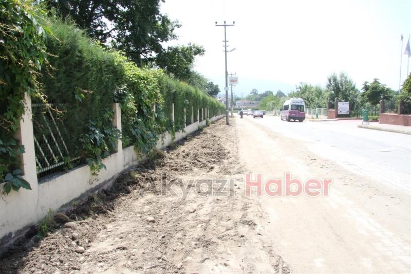 KUZULUK İHLAS CADDESİ BAŞTAN SONA YENİLENİYOR