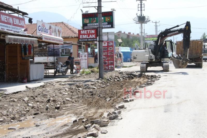 KUZULUK İHLAS CADDESİ BAŞTAN SONA YENİLENİYOR